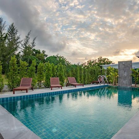 Malinee Resort Банг Тао Бийч Екстериор снимка