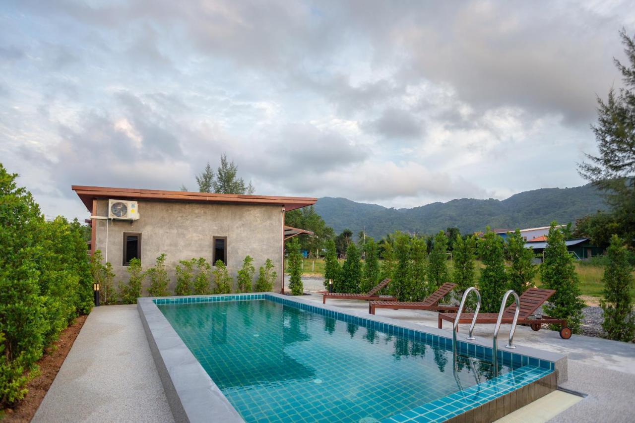Malinee Resort Банг Тао Бийч Екстериор снимка